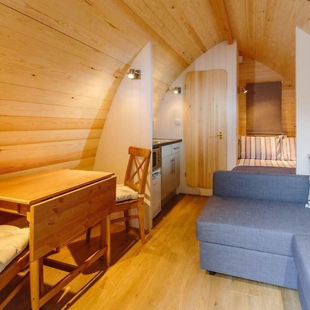 Lupin Glamping Pod Hotel Cheltenham Bagian luar foto