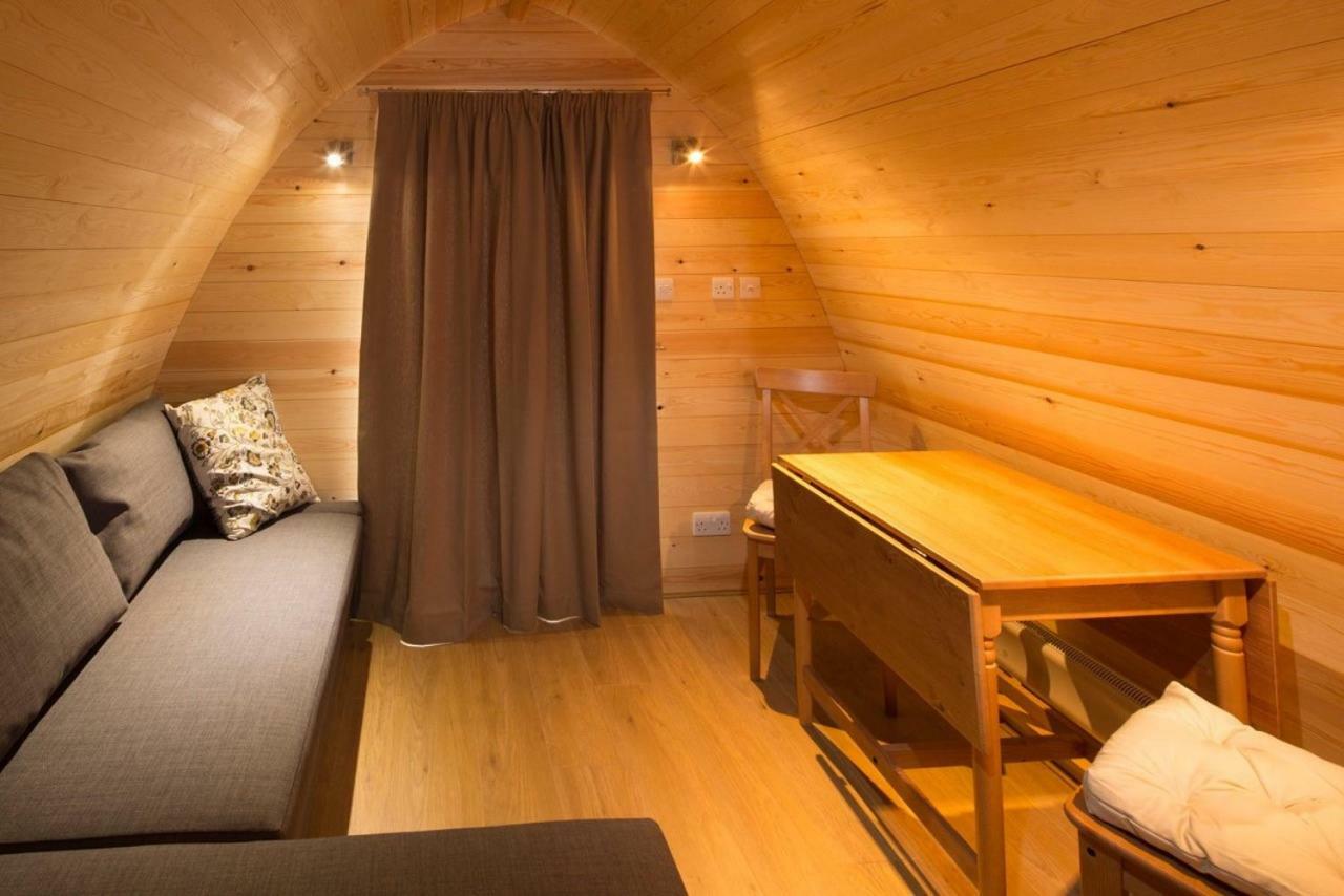 Lupin Glamping Pod Hotel Cheltenham Bagian luar foto
